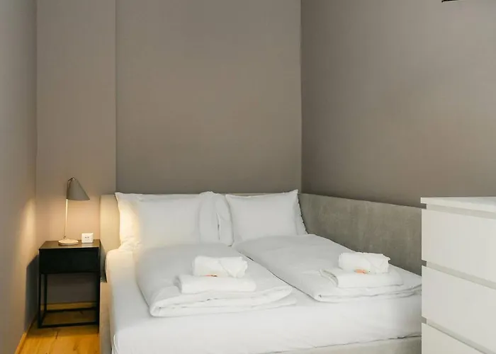 Apartment Neat 2br Perfect For 4 Free Parking *