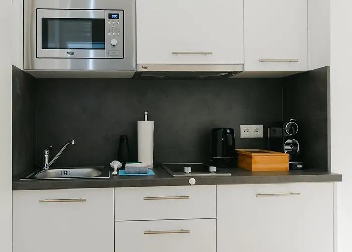 Apartment Neat 2br Perfect For 4 Free Parking