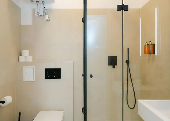 Neat 2br Perfect For 4 Free Parking *