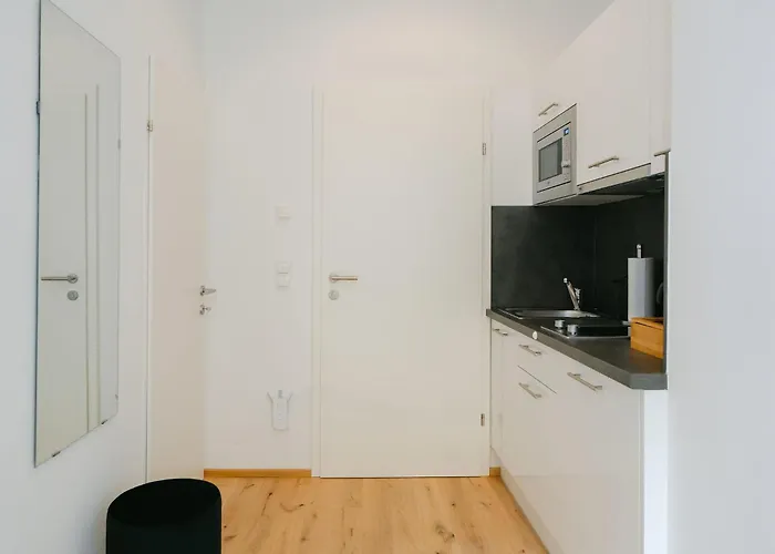 Neat 2br Perfect For 4 Free Parking